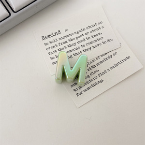 100 pièces/sac coquille colorée perles en vrac 26 lettres anglaises trou droit bricolage lacet accessoires perles acryliques pour la fabrication de bijoux - Product Image 6