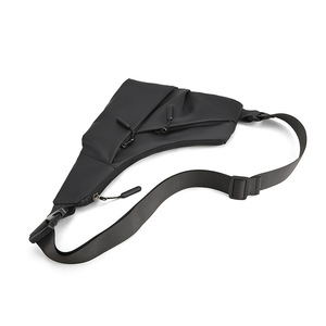 Bolso de Pecho Multifuncional Impermeable para Hombre, Nuevo Bolso Bandolera Triangular Moderno, Versátil y Multiusos - Product Image 4