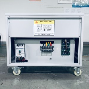 <span class=keywords><strong>Stabilisateur</strong></span> <span class=keywords><strong>de</strong></span> tension haute précision triphasé <span class=keywords><strong>380V</strong></span> à haute efficacité 20 KVA, 98% d'efficacité, <span class=keywords><strong>courant</strong></span> alternatif, matériau en cuivre, écran LCD - Product Image 3