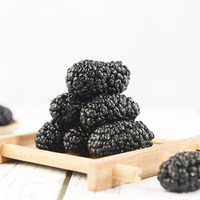Authentiek Chinees gedroogd zwart moerbeibesfruit, gezonde kruidenthee, te zetten op warm water, gunstig voor de gezondheid