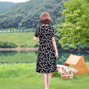 Summer Dress For Mothers Middle Aged Women V Neck Short Sleeve Midi Length Printing Breathable Daily Wear Casual Dress - Product Image 4