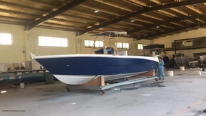 Thuyền đánh cá vỏ sợi thủy tinh YAMANE thiết kế hiện đại 9m 30ft, kiểu điều khiển trung tâm, mái che T-top, tốc độ cao - Product Image 2