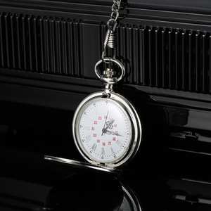 <span class=keywords><strong>Montre</strong></span> de poche à Quartz pour hommes et femmes, cadran à chiffres romains, boîtier argenté avec chaîne, 1 pièce - Product Image 2