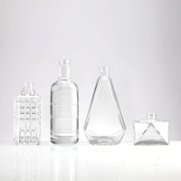 Logo personnalisé 700ml bouteille de vodka en verre unique avec bouchon en liège vide 750ml bouteille de vin de liqueur bouchon à vis pour diffuseur