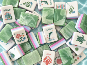 <span class=keywords><strong>Jeu</strong></span> de Mahjong américain de 160 tuiles en acrylique couleur jade vert marine, style plage, cadeau pour soirée de <span class=keywords><strong>jeu</strong></span>, avec <span class=keywords><strong>d</strong></span>és, jetons et boîte de rangement - Product Image 1