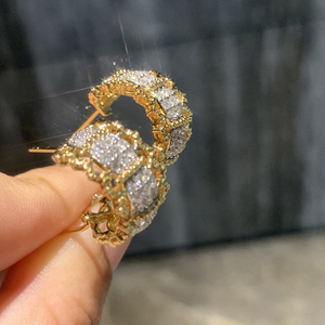 อาซูโอ 18K เครื่องประดับวินเทจ ทองคำแท้ Au750 เพชรธรรมชาติแท้ ต่างหูแบบตะขอเกี่ยวแฟชั่น ของขวัญสำหรับสุภาพสตรี สวมใส่ได้ทุกวัน - Product Image 3