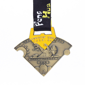 Tùy chỉnh hình dạng cá nhân kim loại 3D đúc chết huy chương tam giác bơi vàng bạc huy chương đồng dập - Product Image 2