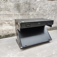 KKMZTABLE XS-ZTABLE Table pliante portable de style Z pour DJ, avec poignées et roulettes, orange, rouge, bleu sur noir