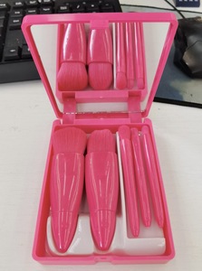 Set Professionale di 5 Pennelli da Trucco Portatili con Specchio, Mini Pennelli Multifunzionali <span class=keywords><strong>per</strong></span> Polvere, <span class=keywords><strong>Ombretto</strong></span> e Labbra - Product Image 5