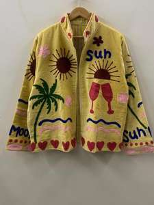 เสื้อแจ็คเก็ตกำมะหยี่ลายสัตว์ปักลายดอกไม้สไตล์ซูซานี ผ้าฝ้ายหรูหรา สไตล์โบฮีเมียนอินเดีย เสื้อโค้ทฤดูหนาว ของขวัญเทศกาลสำหรับผู้หญิง - Product Image 4