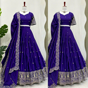 Lehenga Choli de Seda Vichitra Morada con Bordado de Lentejuelas y Hilos, Traje Tradicional para Bodas y Fiestas para Mujeres - Product Image 2