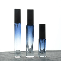Vente en gros Réutilisable 5ml 10ml 15ml Dégradé Bule Parfum Vaporisateur Carré Verre Pulvérisateur Bouteilles Vides avec Couvercle Carré