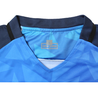 T-shirt pour homme en polyester à séchage rapide, col en V, impression par sublimation, vente en gros, pas cher, pour le sport