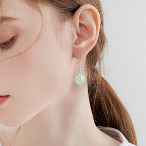 Pendientes de jadeíta natural auténtica de grado A, diseño de zorro de nueve colas azul agua, con plata S925 y jadeíta de grado hielo. - Product Image 4