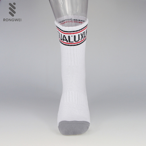 Chaussettes de sport en tissu éponge pour le basketball et les loisirs, personnalisables avec logo, pour hommes et femmes, chaussettes d'été décontractées en jacquard tricoté, chaussettes rétro - Product Image 6