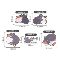 Broche en émail motif chat agressif qui mord la queue du chat, style dessin animé, adorable, bijou de revers, cadeaux de Saint-Valentin