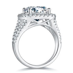 Anillo de Compromiso Clásico Cuadrado de Plata de Ley con Baño de Platino y Moissanita de Corte Brillante de 5.0 Quilates con Engaste de Puntas, Moderno - Product Image 4