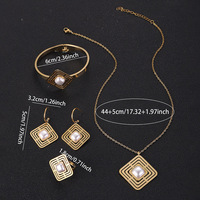 Ensemble d'accessoires géométriques en acier inoxydable : pendentif creux incrusté, bague, boucles d'oreilles et collier