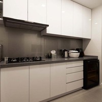 Cuisine intelligente personnalisée au design moderne Armoires de cuisine à portes électriques automatiques haut de gamme de luxe blanc mat avec îlot élévateur