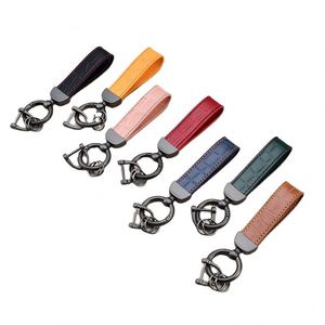 Llavero de moda con patrón de tiburón, cuerda de muñeca cuadrada pequeña, llavero para coche, colgante grabado para bolso de mujer, modelo llavero para coche - Product Image 1