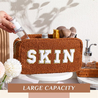 Trousse de maquillage personnalisée douce à fermeture éclair en velours Sherpa pochette personnalisée à broder sac cosmétique organisateur moelleux pour femmes