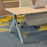 Bureau de direction en forme de L, design moderne et personnalisé