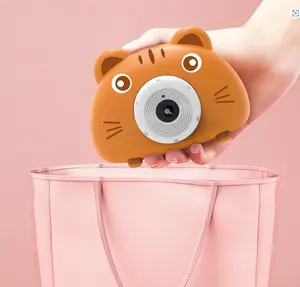 Çocuklar karikatür Piggy Bear kamera şekilli otomatik kabarcık makinesi üfleme makinesi domuz kabarcık makinesi