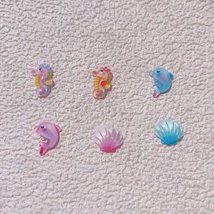 เคสโทรศัพท์ลายการ์ตูนน่ารักแบบแบน 3 มิติ ประดับเรซิ่นรูปสัตว์ทะเลขนาดเล็ก ปลากะพง ปลาโลมา เปลือกหอย สำหรับฤดูร้อน ขายส่งจำนวนมาก - Product Image 4