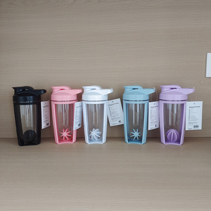 Botella Mezcladora de Proteínas Personalizada con Logotipo, 600 ml, Libre de BPA, con Asa, para Deportes y Fitness, Venta al por Mayor para Gimnasios - Product Image 3