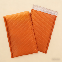 Sacs en LDPE personnalisés imprimés en sérigraphie, rouges, épaissis, imperméables, résistants aux déchirures, refermables, auto-adhésifs pour vêtements et fourrures