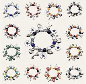 Breloque élastique en alliage de zinc plaqué or 14 carats avec perles d'imitation, thème équipe de football néo-gothique, cadeau pour fan, accessoire de fête unisexe - Product Image 2