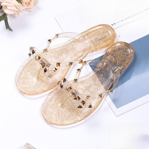 E0551 Sandalias Planas de Playa para Mujer, Estilo Nuevo, con Remaches y Lazo, Transpirables, Impermeables, de Gelatina Transparente - Product Image 5