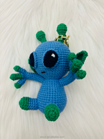 Vente en gros de poupées extraterrestres mignonnes faites à la main en tricot et au crochet, objets décoratifs