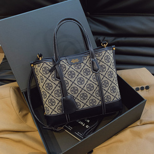 กระเป๋าโท้ทดีไซน์หรูสไตล์เรโทร แฟชั่นสำหรับสุภาพสตรี แบรนด์เนม เหมาะสำหรับการใช้งานในชีวิตประจำวัน - Product Image 6