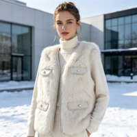 Manteau blanc exquis pour femme, gilet sans manches en fausse fourrure bouffante avec garniture de perles et poches boutonnées, manteau épais et chaud