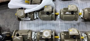 Moteur à courant alternatif à réducteur de vitesse GUOMAO/Wolong 220 kW - Product Image 6
