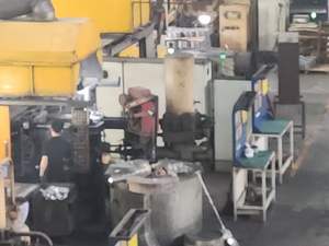 Robinet en zinc personnalisé YUESHEN, robinet de salle de bain pas cher en alliage, double poignée, montage mural, mélangeur de douche pour lavabo, froid et chaud, moulage sous pression - Product Image 6