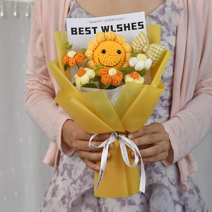 Bouquet de fleurs en laine tricotées, fleurs finies, fleurs tissées à la main, tournesols souriants, cadeaux pour petites amies et amies - Product Image 6