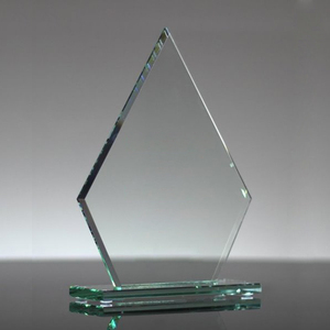 Vente en gros de trophées en cristal vierge sculptés au laser avec technique d'impression UV - Product Image 2