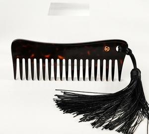 Peine de Acetato de Celulosa Kinling OEM/ODM Retro Hecho a Mano con Dientes Anchos de 4 mm, Logotipo Personalizado, Certificación CE RoHS para Cabello Liso - Product Image 5