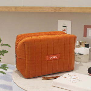 Quilted Padded Velvet Beauty Pouch Promotional Wholesale OEM Makeup <strong>Bag</strong> Custom Logo Factory Polyester Velvet Small <strong>Cosmetic</strong> <strong>Bag</strong> - Product Image 1