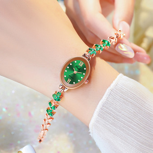 นาฬิกาข้อมือผู้หญิงขนาดเล็กและหรูหรา นาฬิกาควอตซ์ทรงวงรีสุดหรู สายนาฬิกาวินเทจ นาฬิกาขายส่ง - Product Image 2