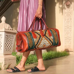 Bolsa de viaje de alfombra moderna y espaciosa versátil, bolsa de fin de semana para mujer, bolsa de viaje occidental disponible en cantidad a granel - Product Image 2