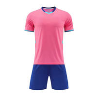 T-shirt de football en polyester jaune noir personnalisé Numéros de transfert de chaleur Maillot de football 2024