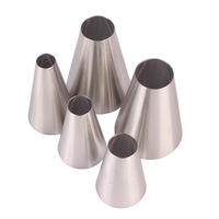 Ensemble de douilles à pâtisserie à grandes ouvertures rondes de style minimaliste. Ensemble d'outils de pâtisserie en acier inoxydable pour la crème et les gâteaux