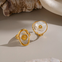 Maßgefertigter 18K PVD-beschichteter 316L Edelstahl-Harzring mit schwebender Blume, offen, verstellbar, antiallergisch, Schmuck Großhandel OEM ODM