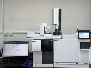 Spectromètre de masse professionnel d'occasion 8890-7000D, largeur de bande spectrale de 2 nm, garantie 1 an, le choix privilégié du fabricant - Product Image 2