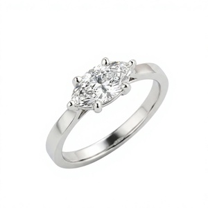 Anillo de Compromiso de Plata 925 con Moissanita de Corte Marquesa, Anillo de Boda con Moissanita, Joyería Elegante - Product Image 1