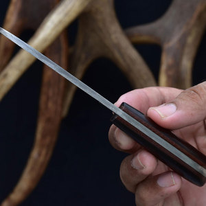 Cuchillo de Caza de Acero de Damasco Hecho a Mano de Calidad Premium, Cuchillos de Castración Personalizados con Mango de Madera y Punta Caída, Personalizable - Product Image 4