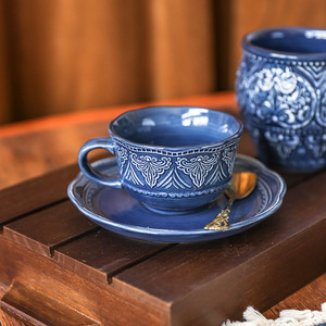 Tasse en céramique rétro de style européen avec relief, ensemble haut de gamme tasse et soucoupe pour le thé de l'après-midi, tasse à café - Product Image 3